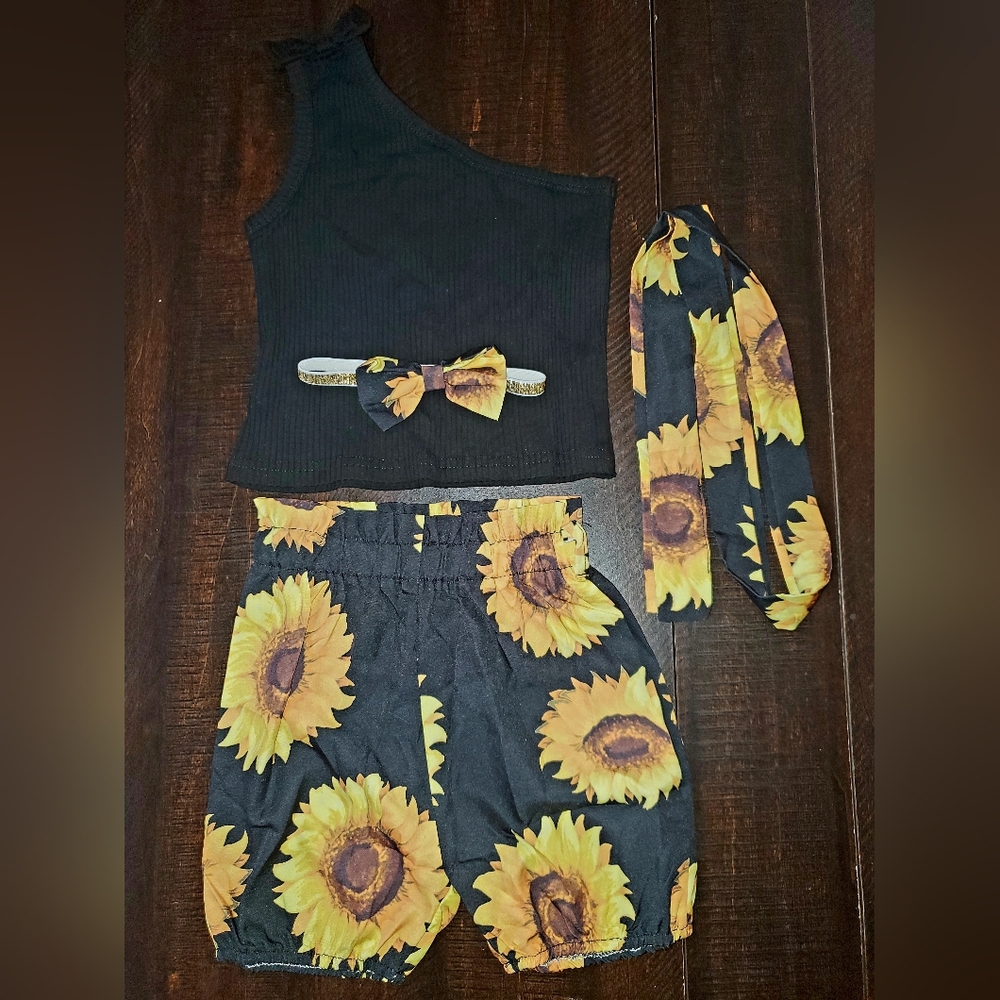 Sunflower Print Kids Outfit with Black Top NIB Sz: 2-3years Old - Picture 1 of 11